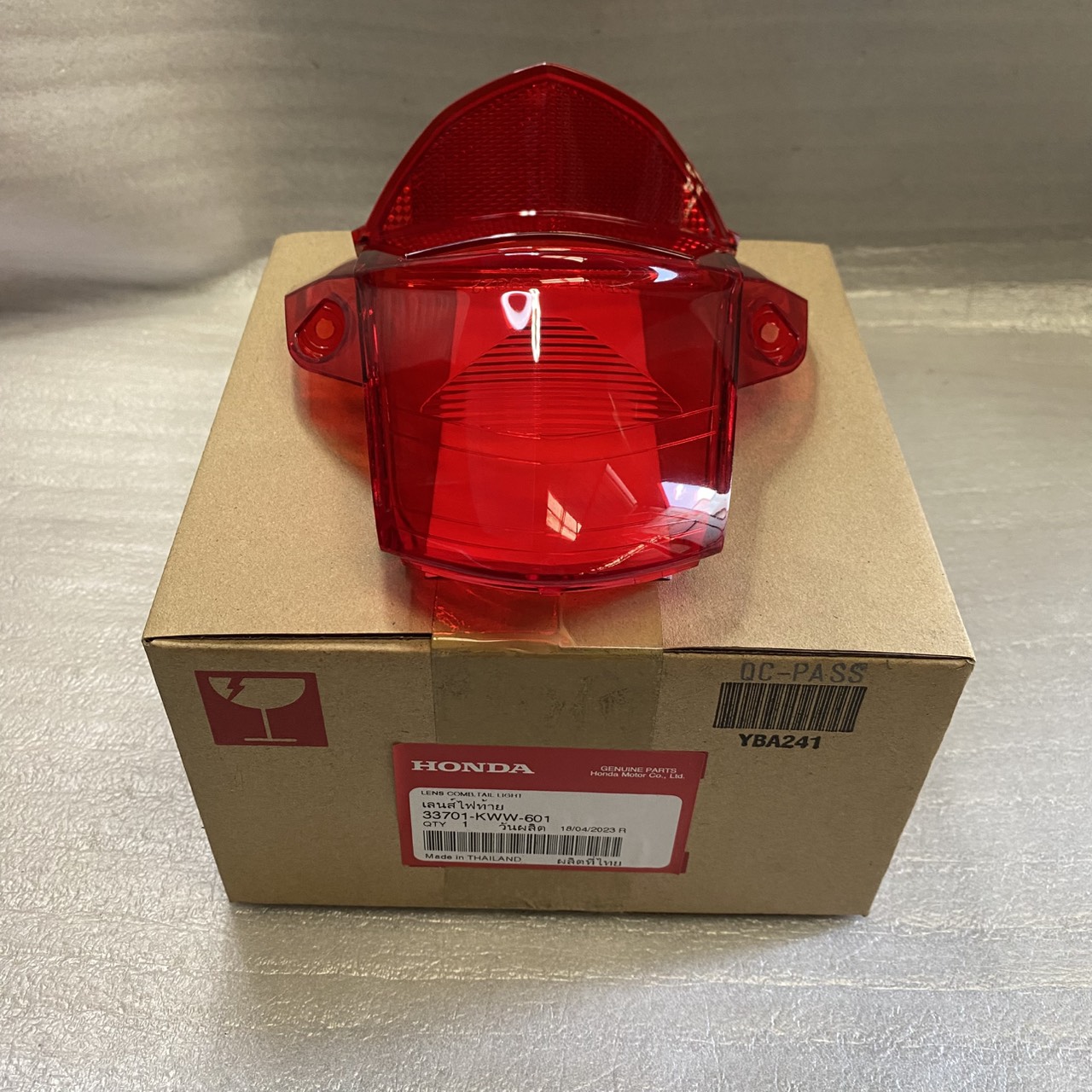 33701-KWW-601 เลนส์ไฟท้าย WAVE110i 2009-2018 , WAVE110I AT 2010 อะไหล่แท้ HONDA