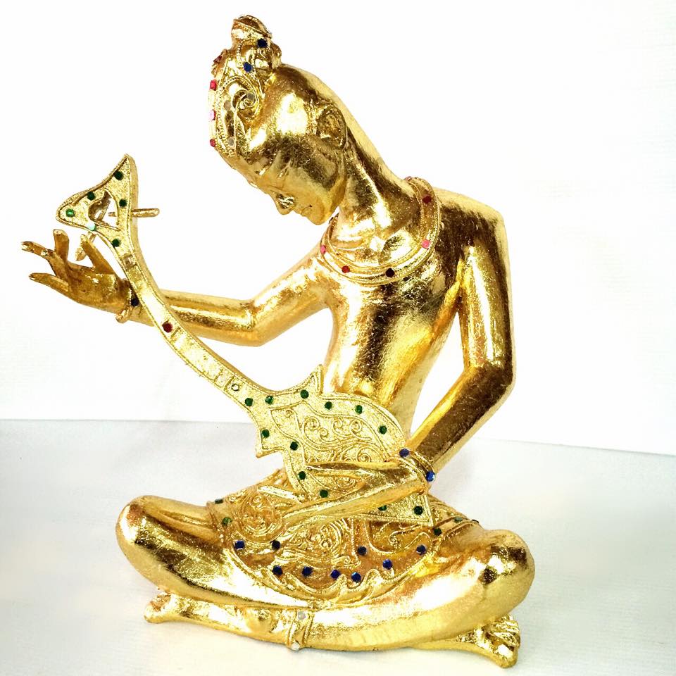 หุ่นลีลา ดีดสีตีเป่า