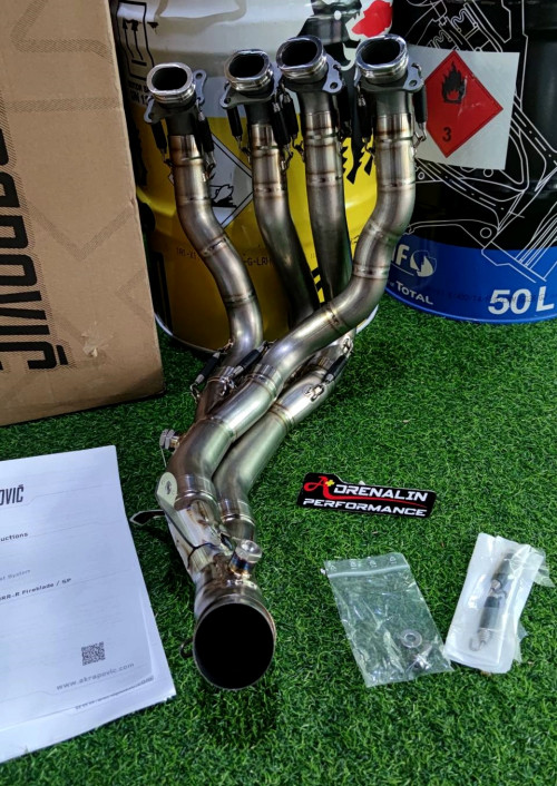 Akrapovic ชุดคอฟูล (Titanium) สำหรับ CBR1000RR-R 2021+ (For Exhibition only)