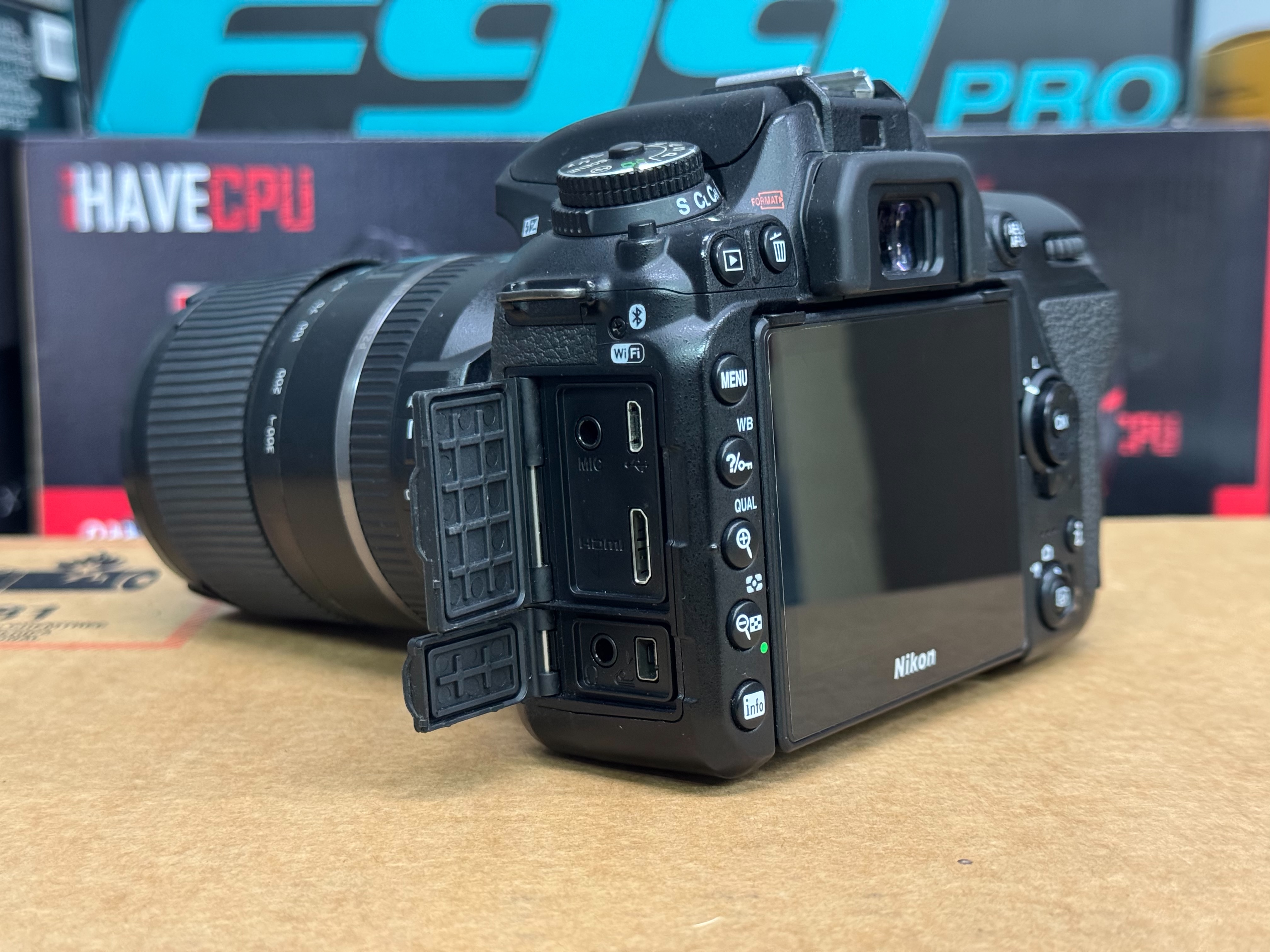NIKON D7500 + Tamron 16-300 mm. F3.5-6.3 Di IIVC PZD Macro Mount