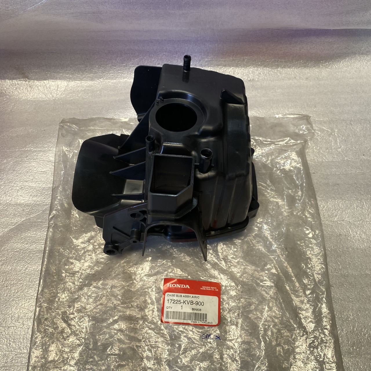 17225-KVB-900 เสื้อหม้อกรองอากาศ CLICK110BS(ปี2006-08)ตัวแรกคาบู อะไหล่แท้ HONDA