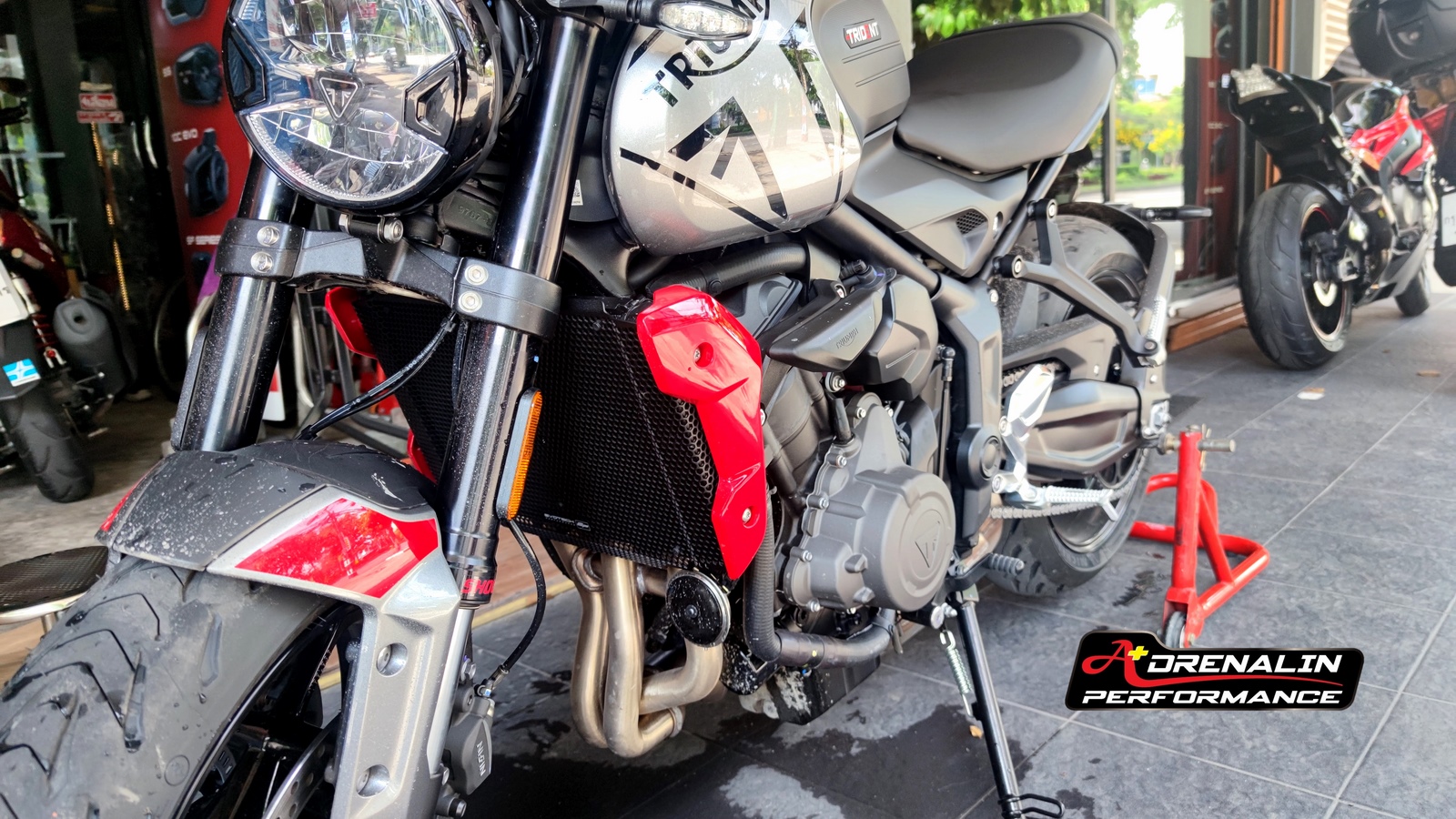 Evotech - การ์ดหม้อน้ำ สำหรับ Triumph Trident 2021+