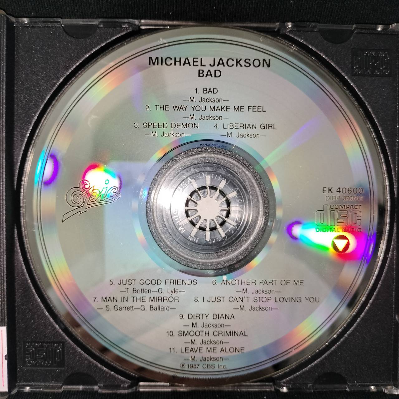 Michael Jackson – Bad / USA / ปกในมีจุดเหลือง / มีรอยบ้าง