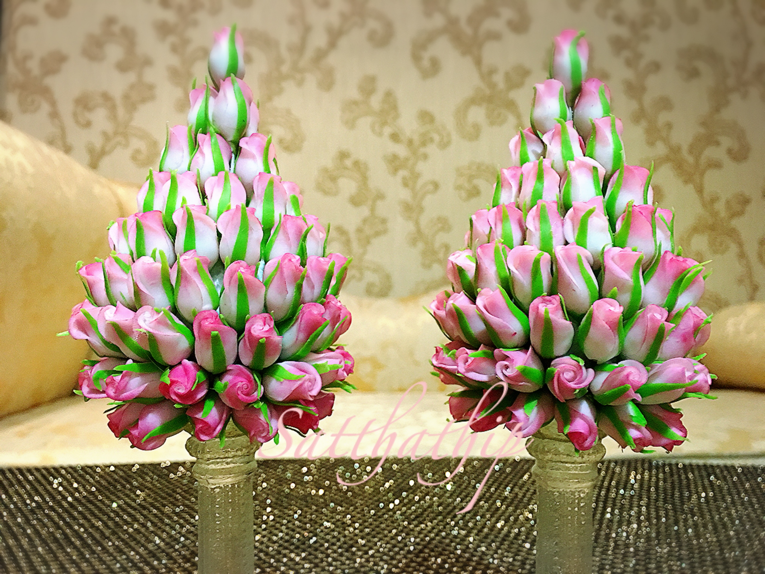 พานพุ่มดอกกุหลาบ ประดิษฐ์จากดิน [3 นิ้ว 1,250 บาท/คู่]