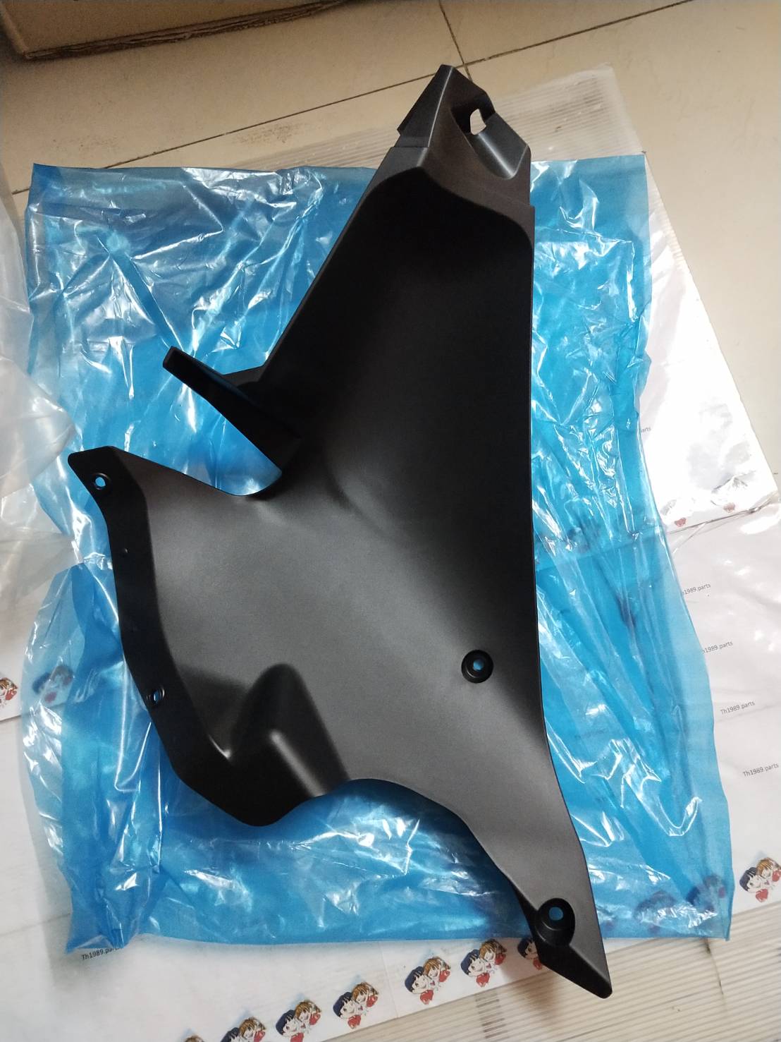 BK6-F836L-01 แฟริ่งตัวใน ข้างขวา R15 ALL NEW 2017-2020 อะไหล่แท้ YAMAHA รหัสเก่า BK6-F836L-00