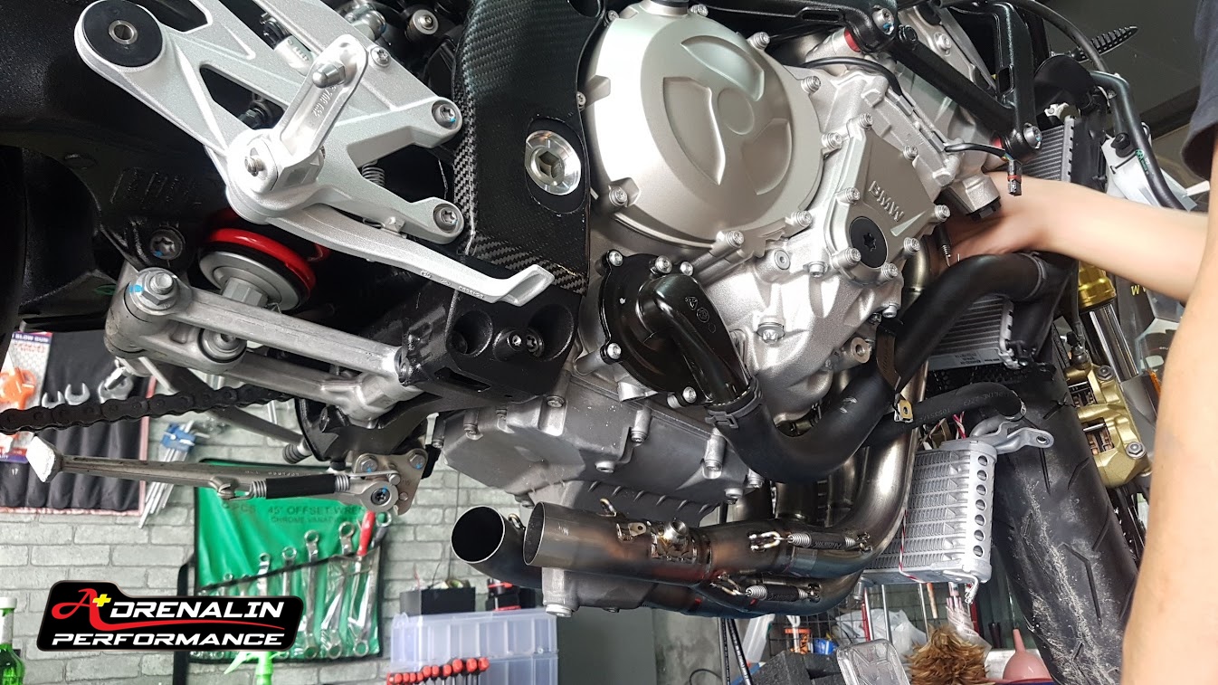 ชุดคอฟูล Akrapovic สำหรับ S1000RR 2015+ (For Exhibition only)