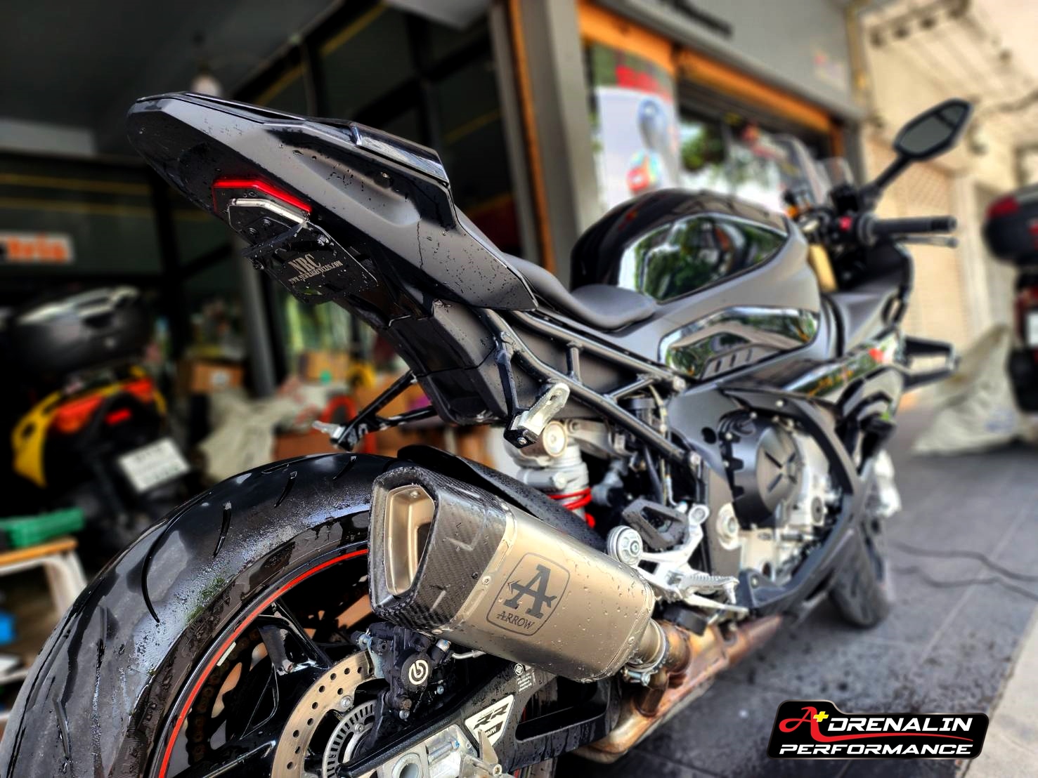 Arrow รุ่น Pista Slip-On สำหรับ S1000RR 2020+ (For Exhibition only) (For Exhibition only)