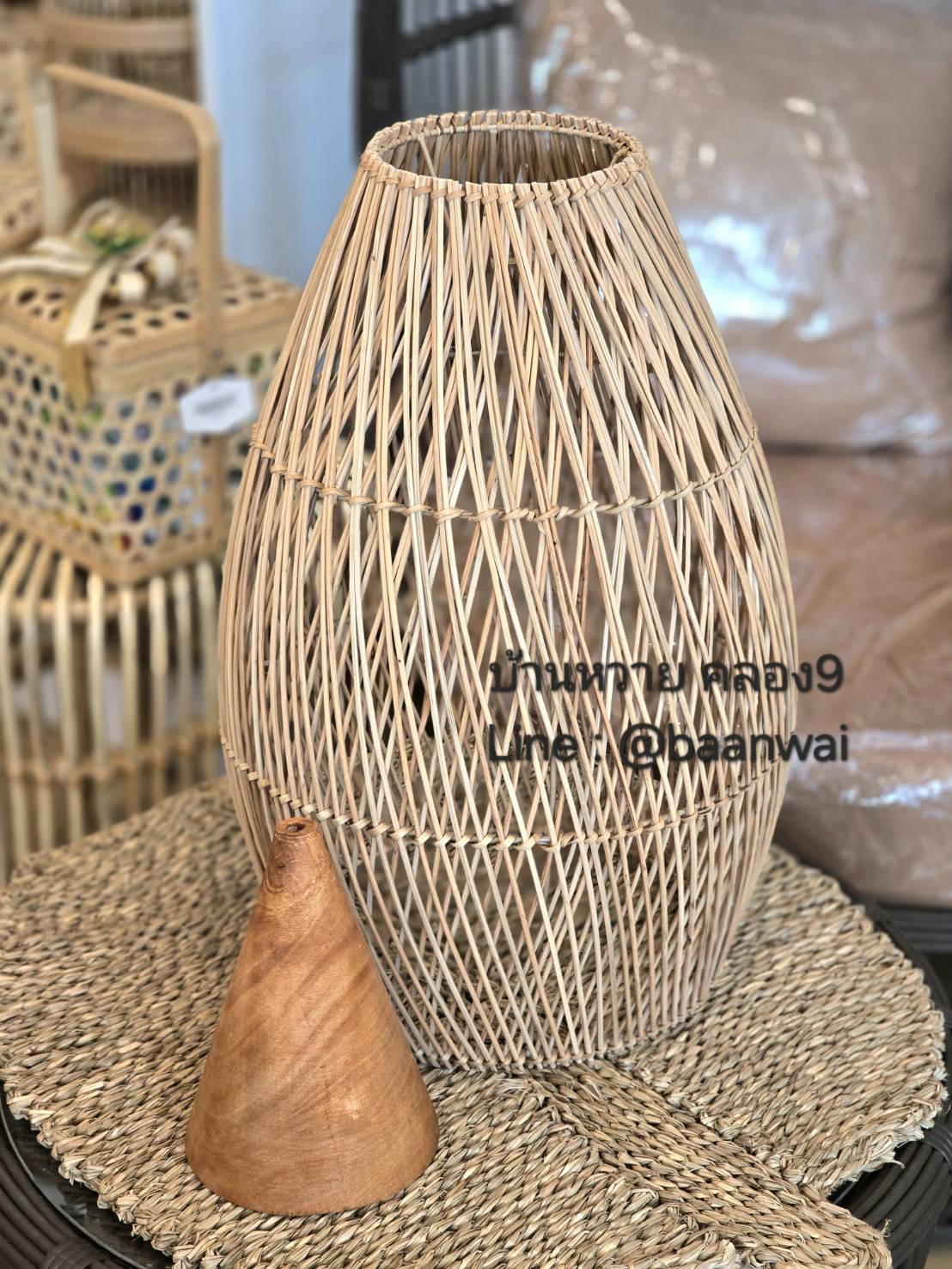 โคมไฟหวาย ทรงสูง ขนาด 27 * 70 cm