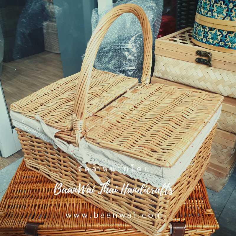 ตะกร้าปิคนิค กล่องหวายบุผ้า ทรงเหลี่ยม
