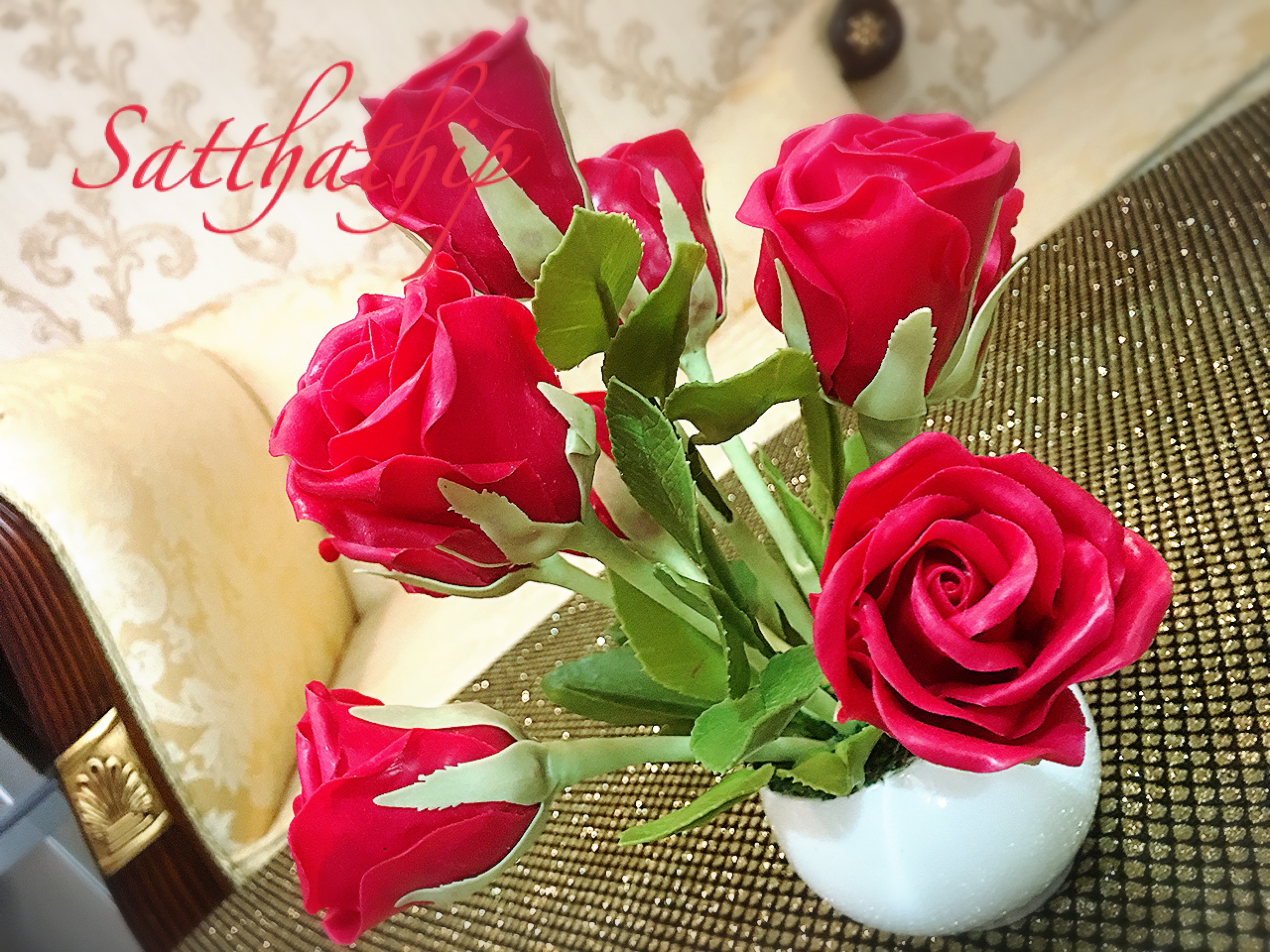 แจกันดอกกุหลาบ สีแดง ประดิษฐ์จากดิน - ดอกกุหลาบ - Rose Flower