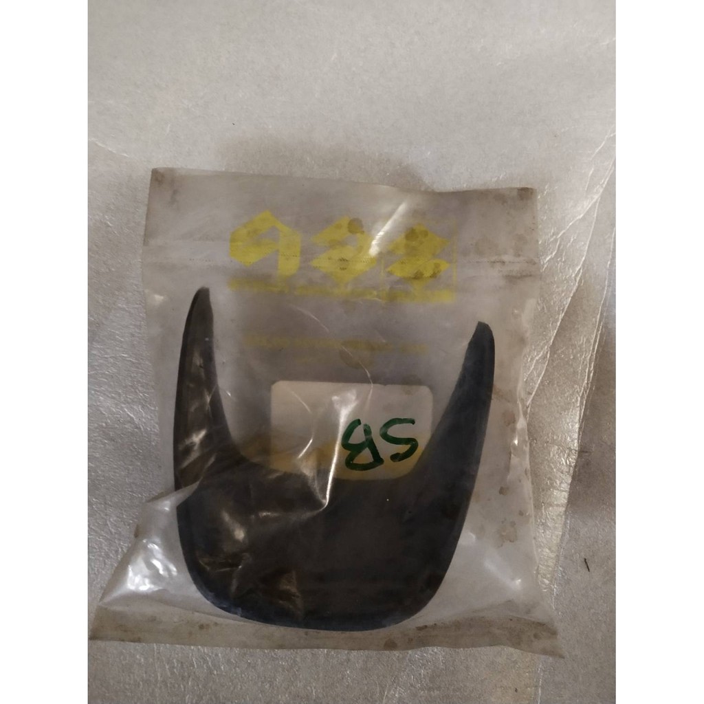 แผ่นกันบังโคลนหลัง รุ่นที่ใช้ RC100S อะไหล่แท้ SUZUKI 63311-35400-000