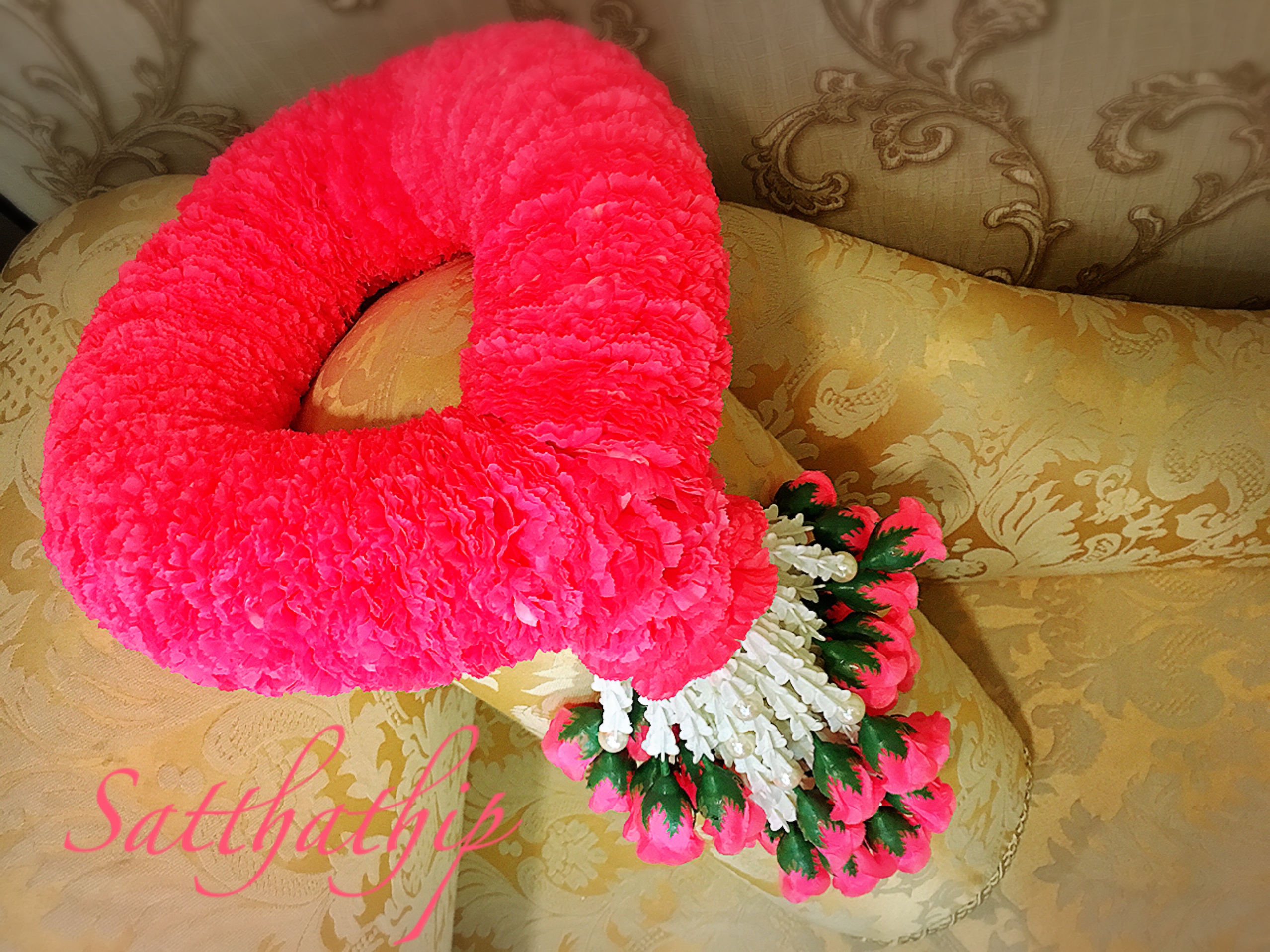 พวงมาลัยผ้า - พวงมาลัยดอกคาเนชั่น ประดิษฐ์ - พวงมาลัยถวายศาลพระภูมิ - Fabric garland