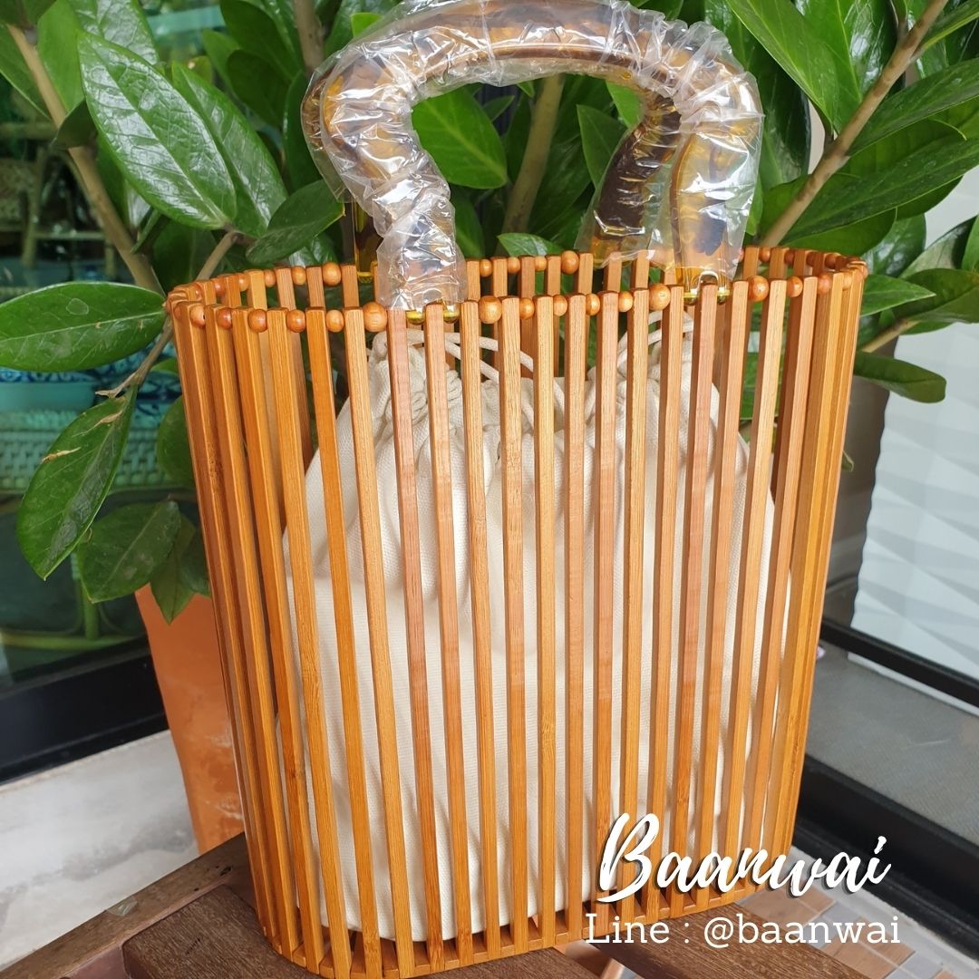 กระเป๋าสานไม้ไผ่ ทรงสูง มีถุงผ้า ขนาด 8*22*23 / รวมหูถือ 31 cm