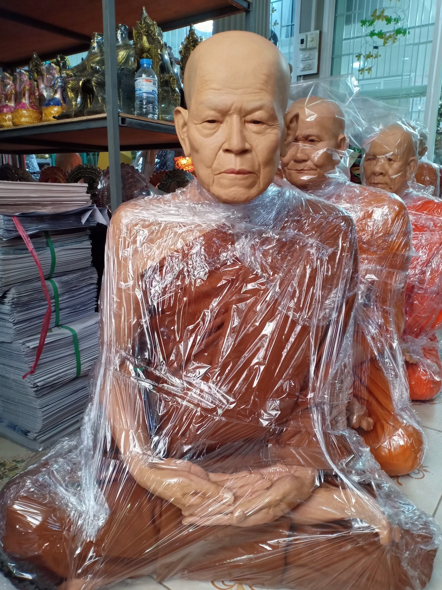 หลวงตามหาบัว หน้าตักพระ30นิ้ว