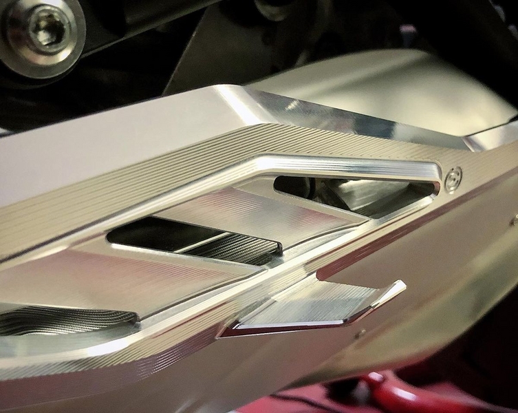 ขาตั้ง Motocorse สำหรับ street fighter V4