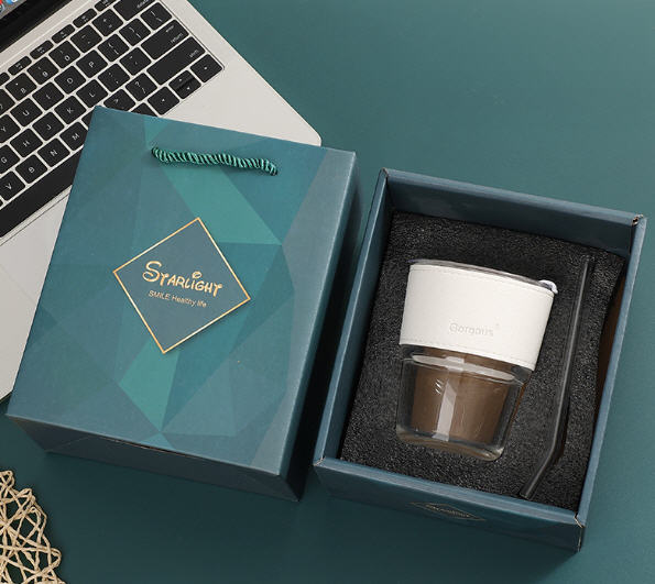 แก้วน้ำ,แก้ว,แก้วพร้อมหลอด