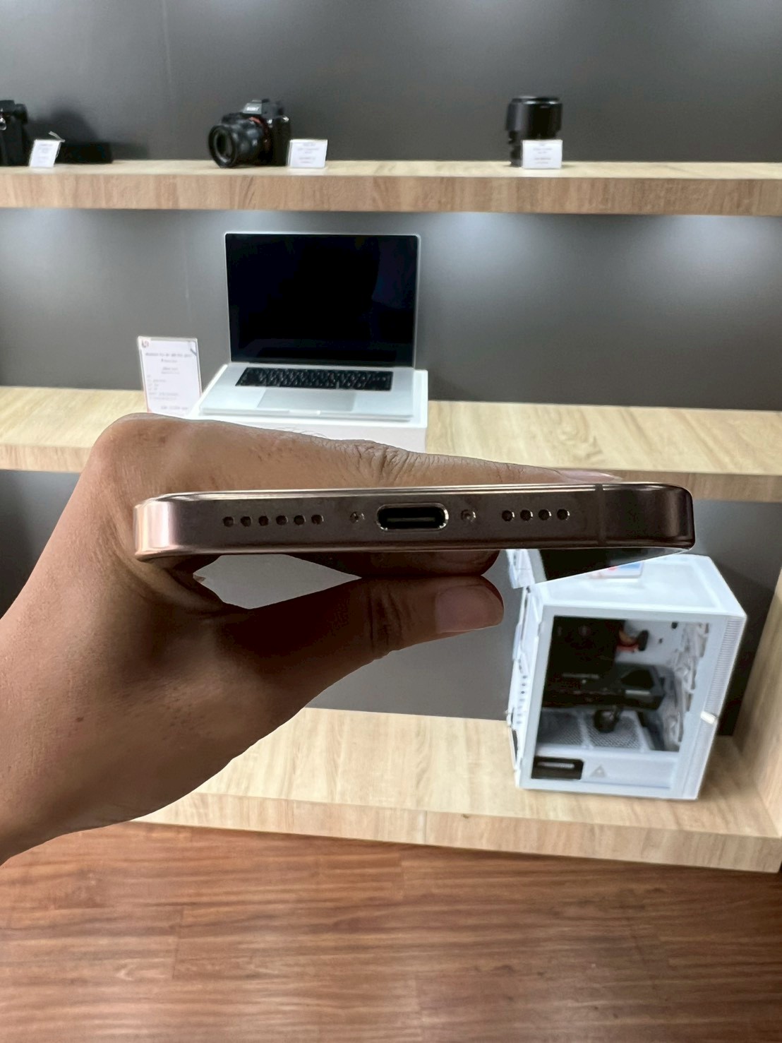 iPhone 16 Pro Max 256GB Desert Titanium