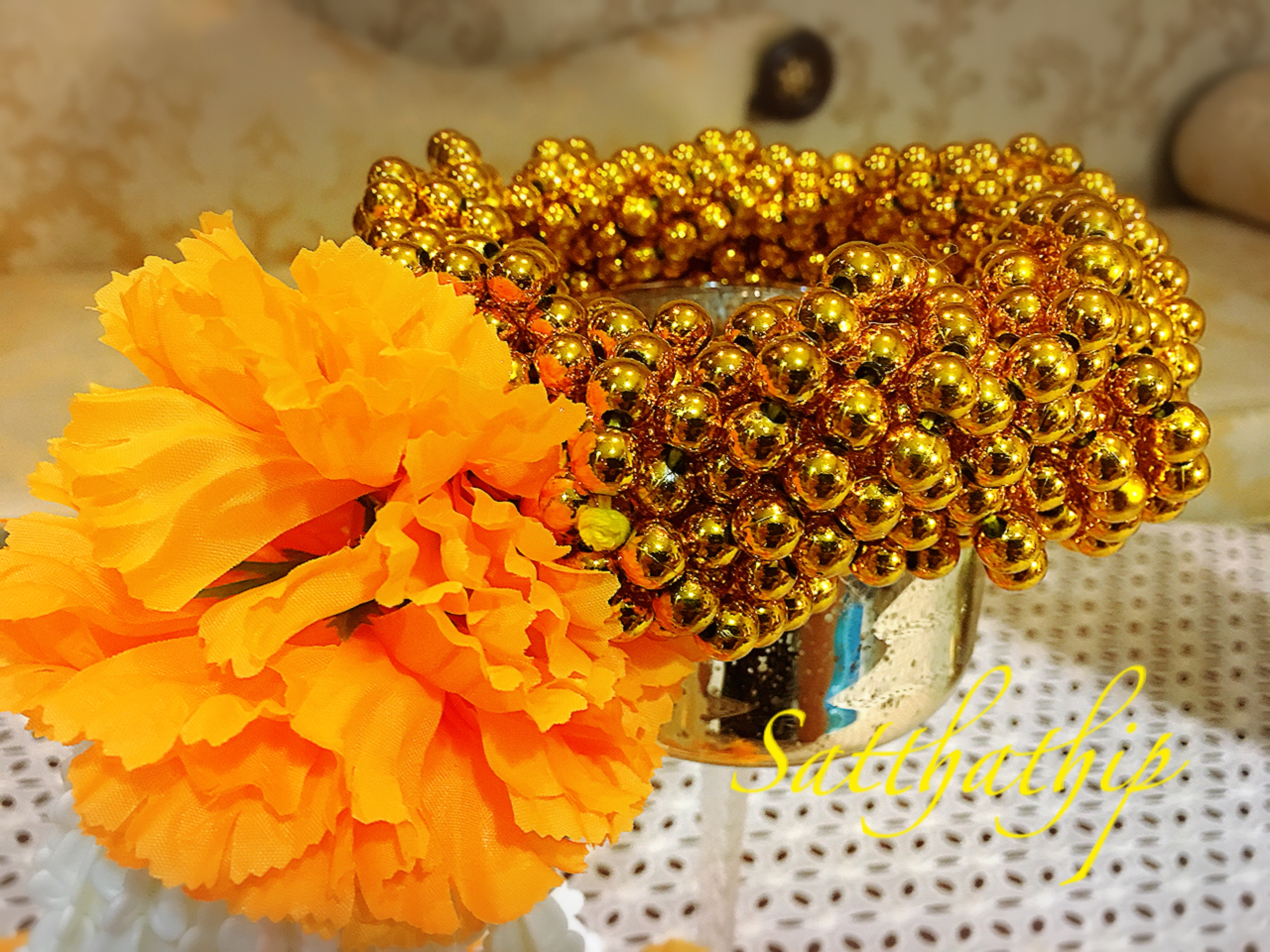 พวงมาลัยลูกปัด - พวงมาลัยลูกปัดสีทอง - Garland