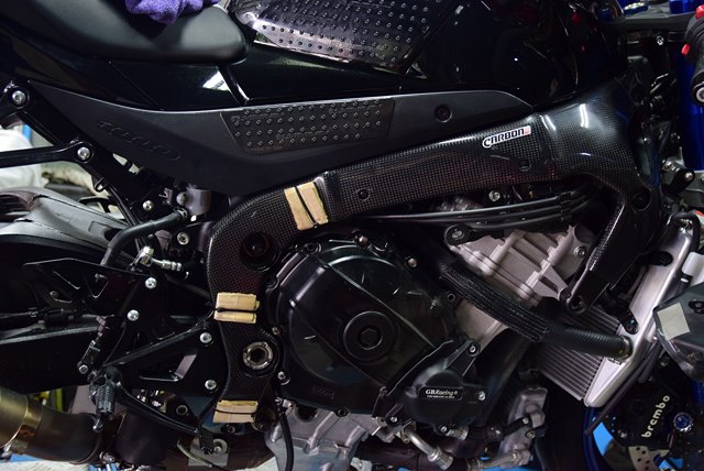 Carbon2Race คาร์บอนครอบเฟรม สำหรับ GSXR1000 2017+