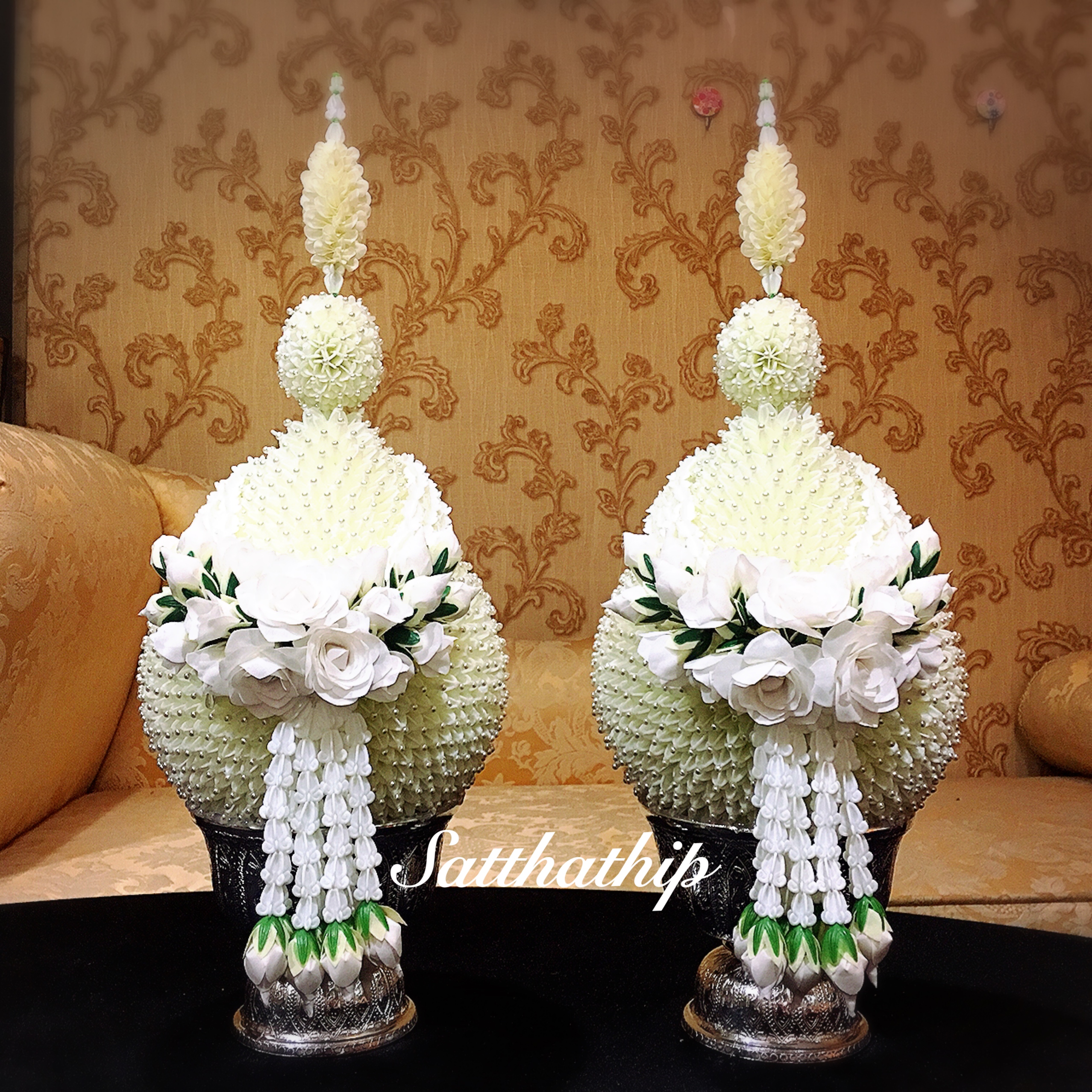 พานพุ่ม - พานพุ่มสักการะ - พานพุ่มดอกรัก - พานพุ่มดอกรักประดิษฐ์ (พลาสติก) - พานพุ่มสีขาว - Panpum