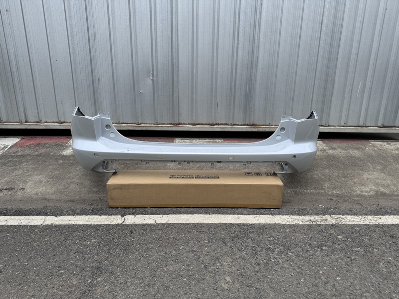 กันชนหลัง Mitsubishi Pajero 2020-2023
