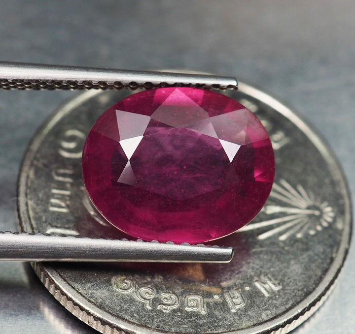 พลอยทับทิม (Ruby) 3.80 กะรัตสีแดงชมพู