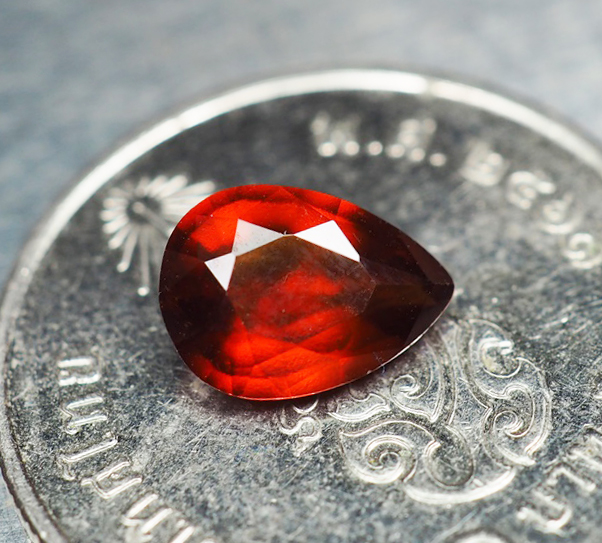 เฮสโซไนต์โกเมน (Hessonite) 1.05 กะรัตแดงส้มสวย