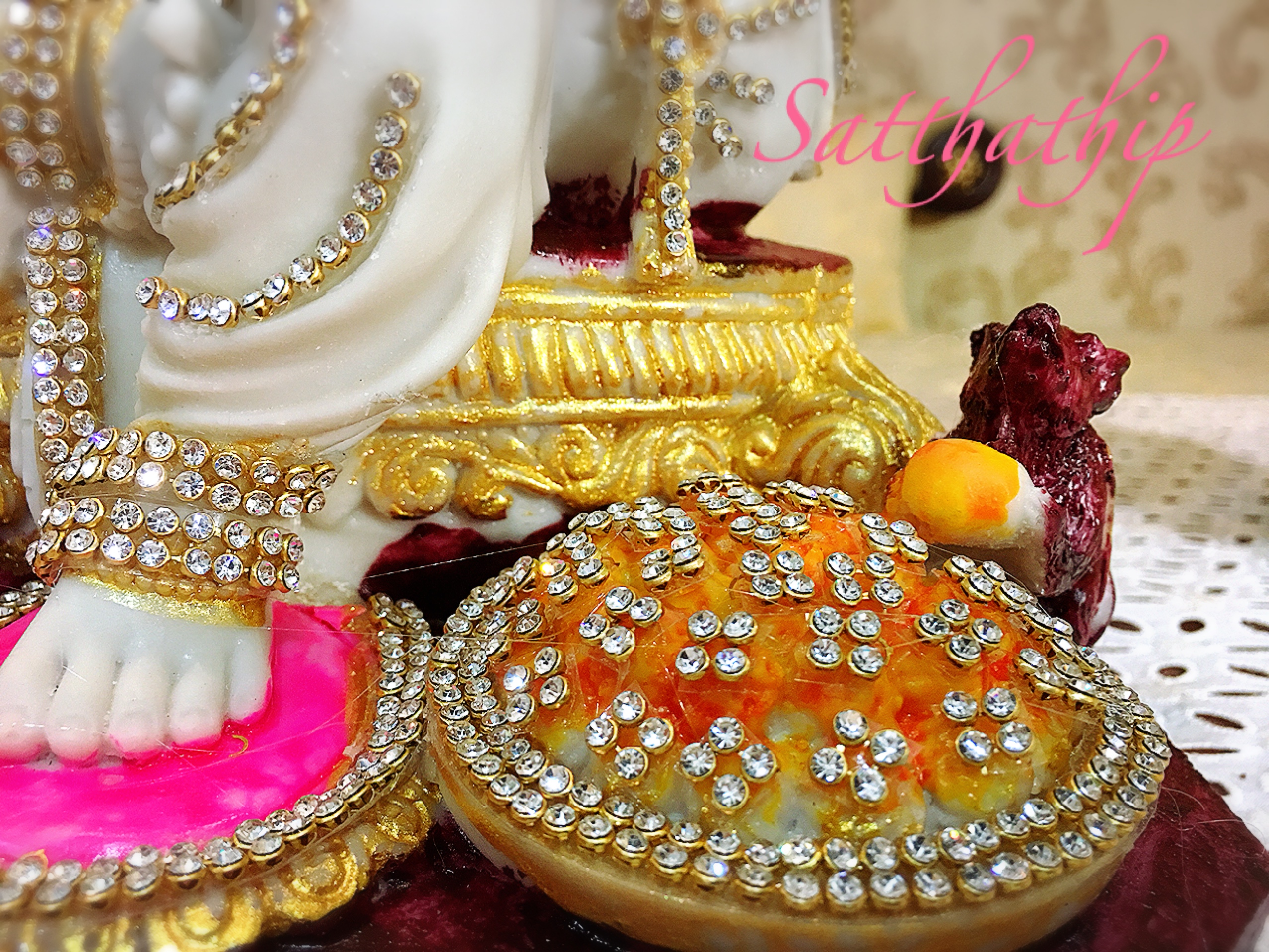 พระพิฆเนศ ปางประทานพร (เรซิ่น แต่งองค์) - Ganesha: Lord of Success