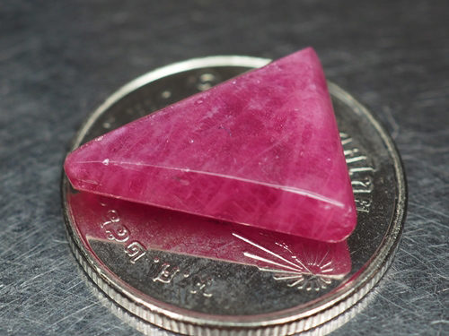 พลอยทับทิมแท้ (Ruby) 8.30 กะรัตสีม่วงแดง