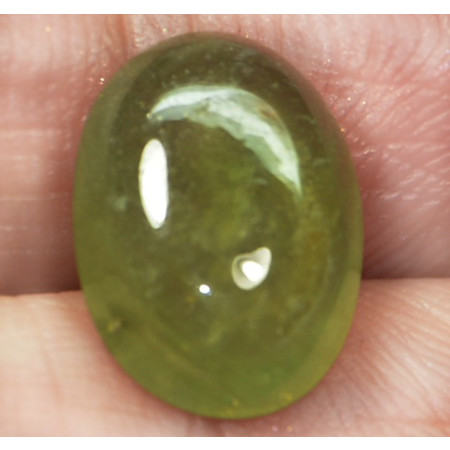 แซฟไฟร์สีเขียว (Sapphire) 4.50 กะรัต