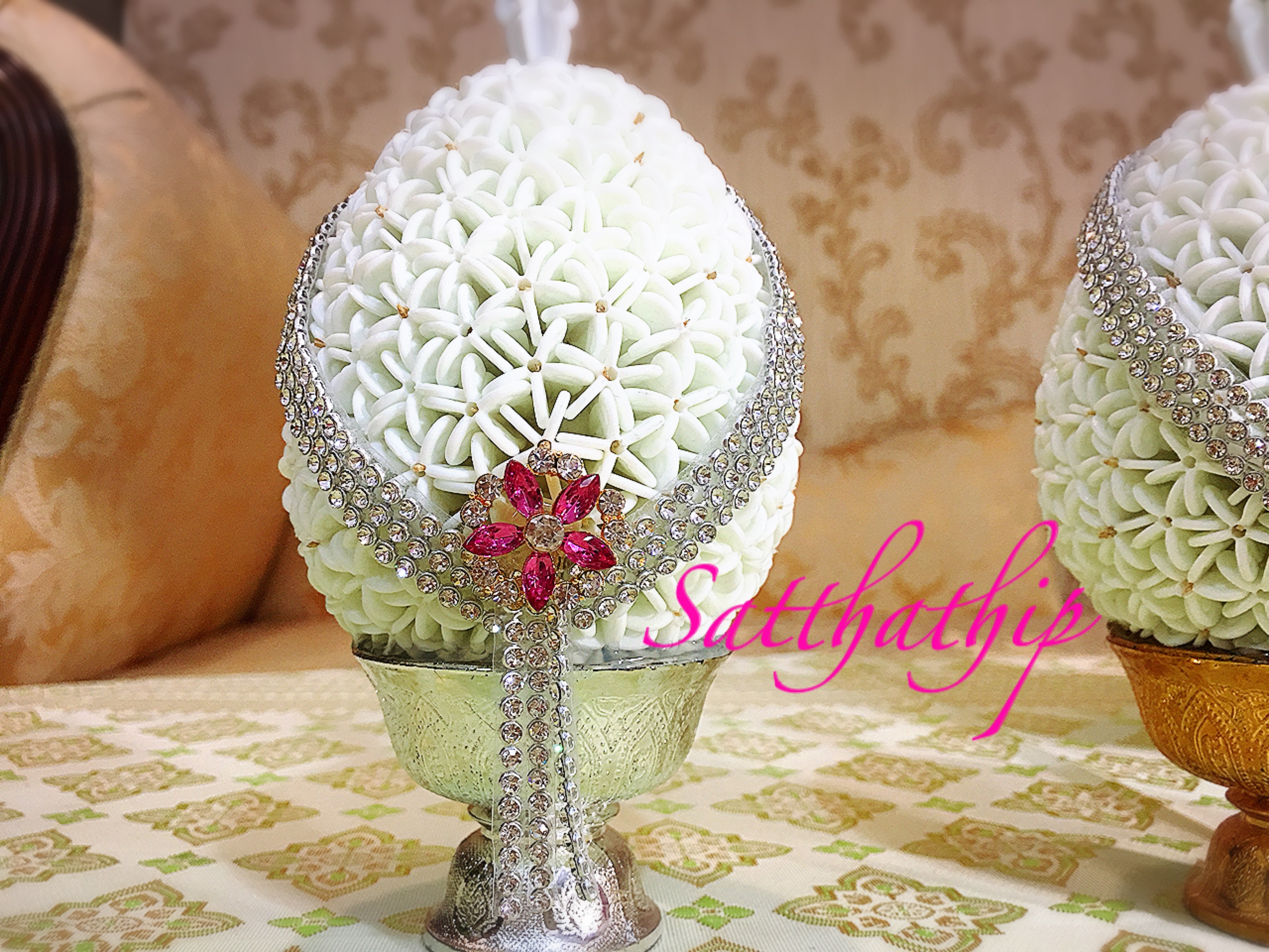 พานพุ่ม - พานพุ่มสักการะ - พานพุ่มดอกรัก - พานพุ่มดอกรักประดิษฐ์ (พลาสติก) - พานพุ่มสีขาว - Panpum