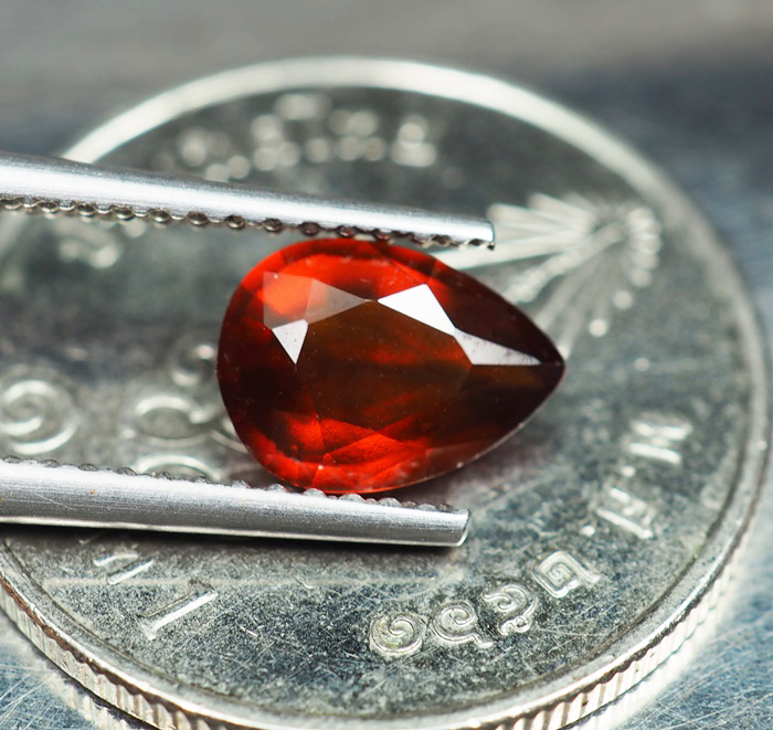 เฮสโซไนต์โกเมน (Hessonite) 1.05 กะรัตแดงส้มสวย