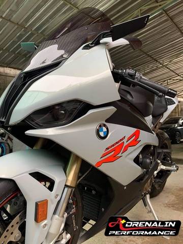 กระจกข้าง Rizoma รุ่น stealth ทำหน้าที่เป็นเหมือนสปอยเลอร์ สร้างแรงกด downforce สำหรับ S1000RR 2020+