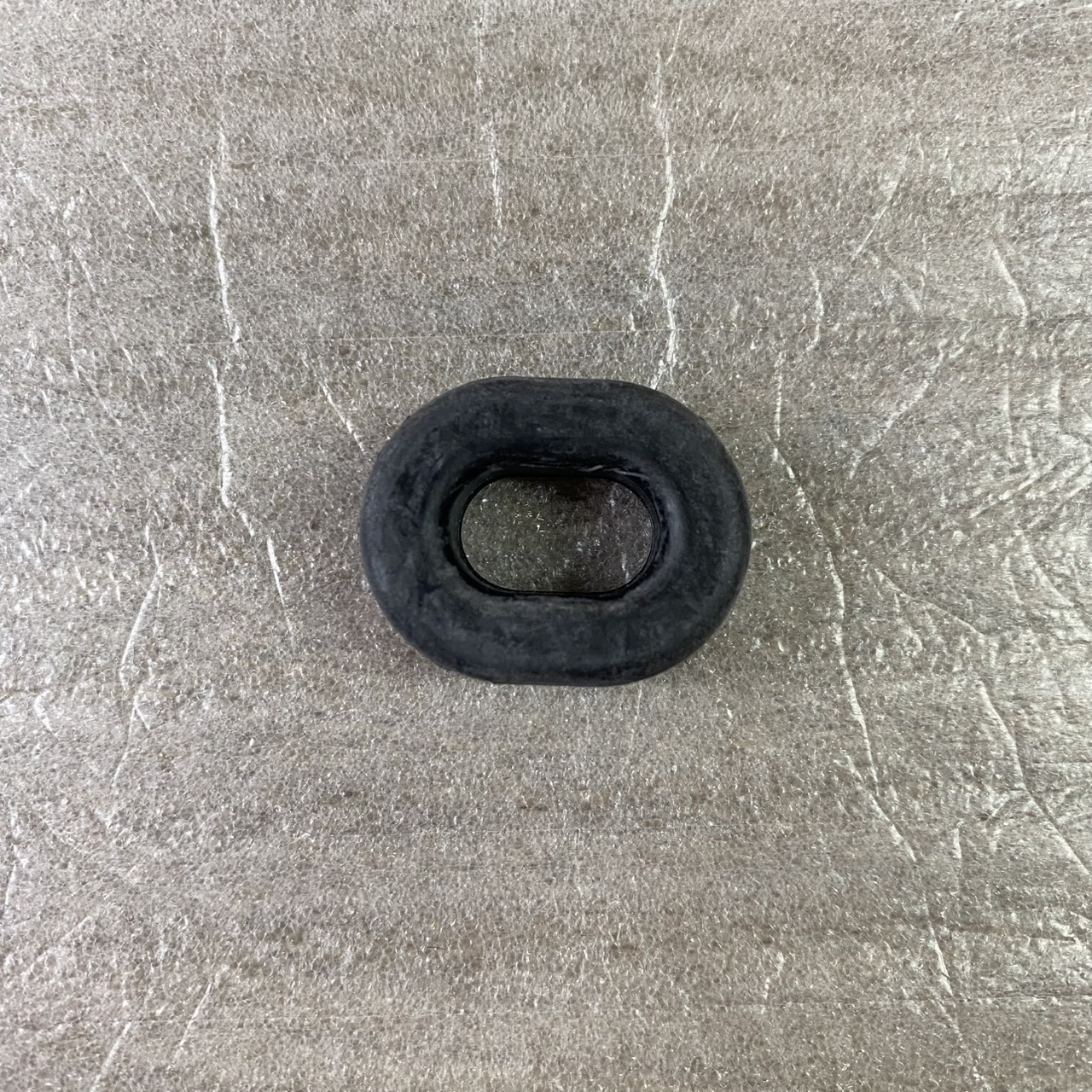 90480-01805 ยางรองฝาปิดท้ายเบาะ FINO คาร์บู อะไหล่แท้ YAMAHA