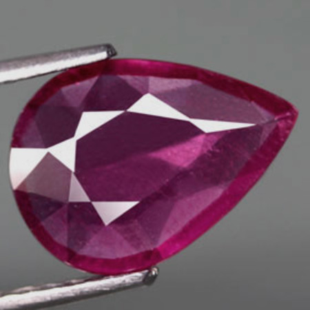 พลอยทับทิม (Ruby) 4.35 กะรัตสีแดงม่วง
