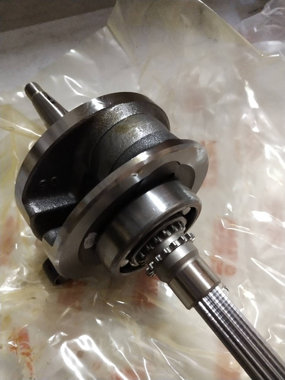 ชุดเพลาข้อเหวี่ยง MIO ZR ปี 2010 อะไหล่แท้ YAMAHA 4D0-WE140-11