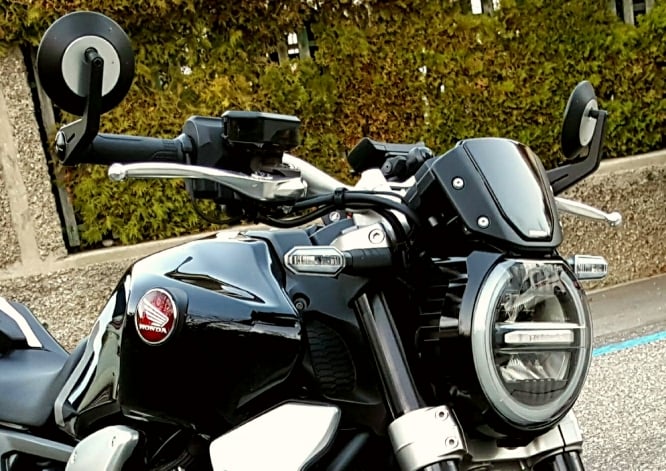 Rizoma - กระจกมองหลัง (รุ่น Eccentrico) สำหรับรถทุกรุ่น ราคาข้างละ