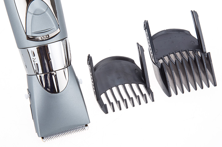 Kemei ปัตตาเลี่ยนตัดแต่งผม กันน้ำได้ รุ่น KM-605 (สีเงิน/เทา)