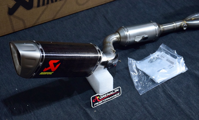 ท่อ Akrapovic สำหรับ GSX-8S full system ปลายคาร์บอน (For Exhibition only)