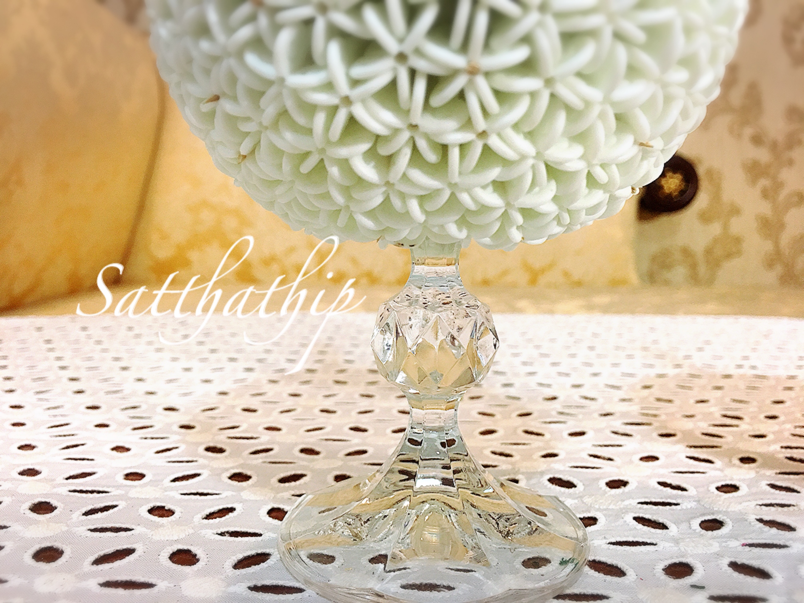 พานพุ่ม - พานพุ่มสักการะ - พานพุ่มดอกรัก - พานพุ่มดอกรักประดิษฐ์ (พลาสติก) - พานพุ่มสีขาว - Panpum