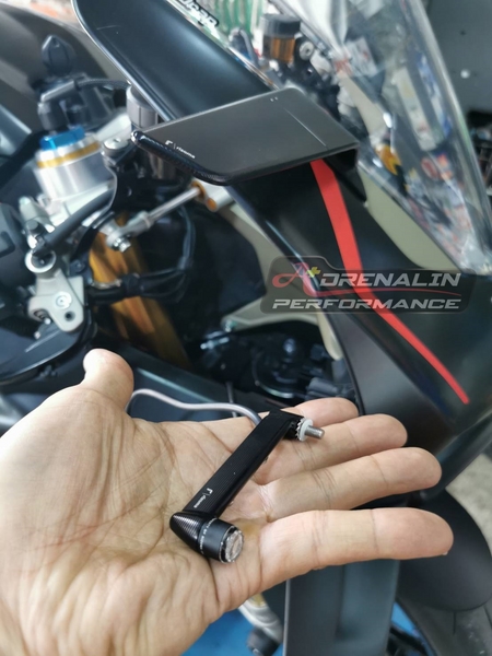 ไฟเลี้ยวหน้า Rizoma แบบ low profile สำหรับ Panigale v2