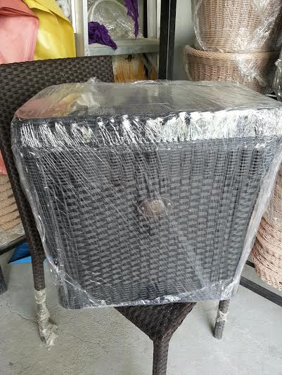 ตะกร้าผ้าทรงสี่เหลี่ยม หวายเทียม