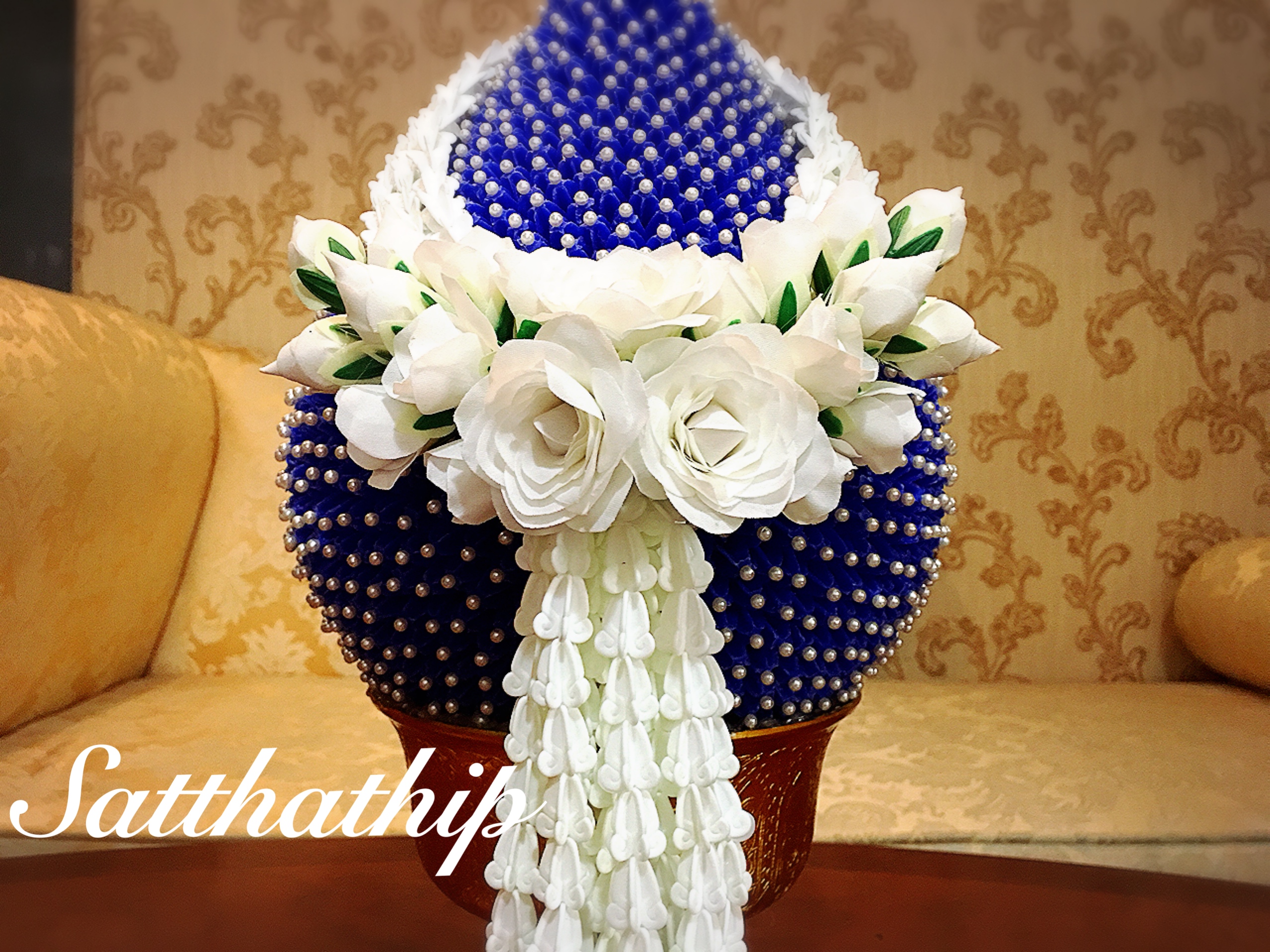 พานพุ่ม - พานพุ่มสักการะ - พานพุ่มดอกรัก - พานพุ่มดอกรักประดิษฐ์ (พลาสติก) - พานพุ่มสีน้ำเงิน - Panpum