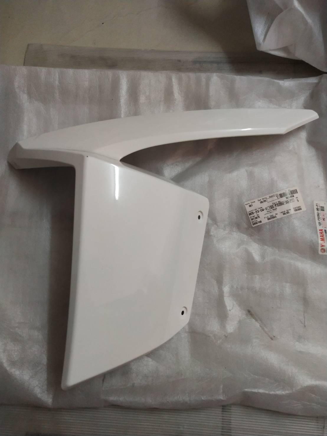 แฟริ่งซ้ายสีขาว TTX สำหรับรุ่น TTX อะไหล่แท้ YAMAHA 1GS-F835U-00-P1
