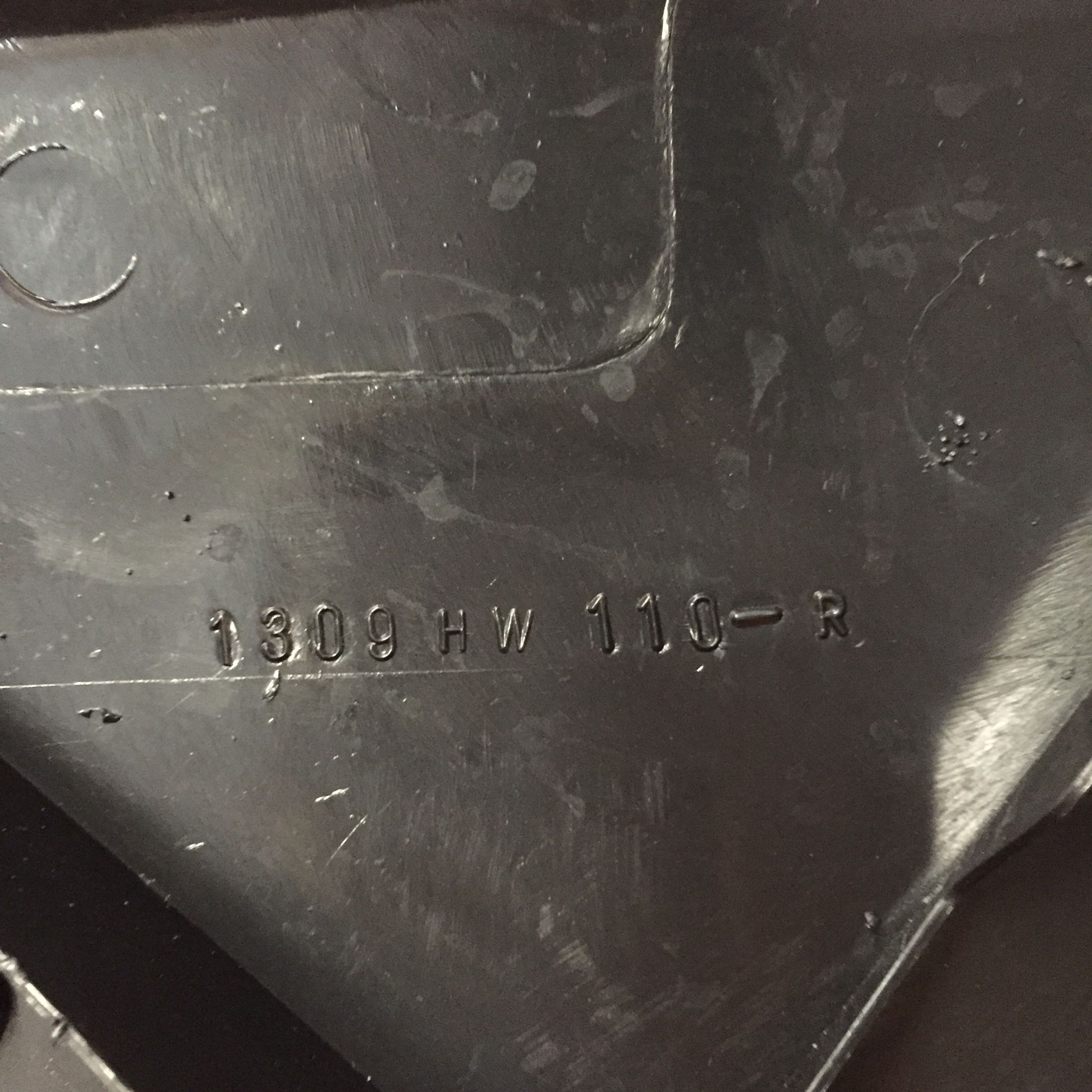 คอนโซลข้าง (บังลมใน) R/L สีแดงใหม่ (2001) R263 สำหรับรุ่น WAVE110 อะไหล่เทียบ NCA (นำเจริญ) 1309HW110263 รหัสเทียบ : ซ้าย64450-KEV-900ZP/ขวา64400-KEV-900ZR