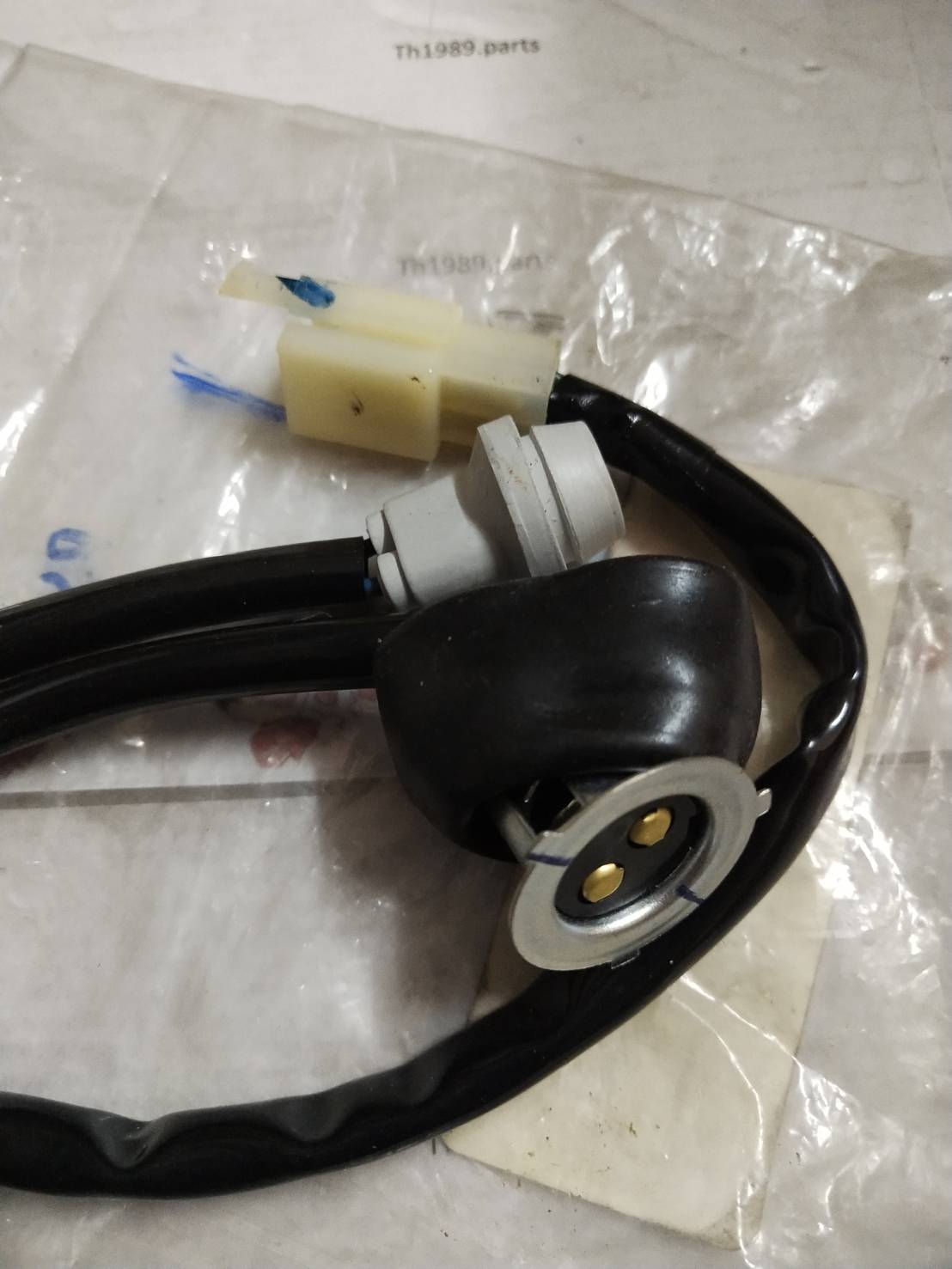 ชุดขั้วไฟหน้า FINO คาร์บู ปี2009-2010 อะไหล่แท้ YAMAHA 4D0-H4340-01