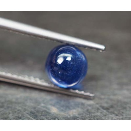 พลอยไพลินหลังเบี้ย (Sapphire) 1.85 กะรัต