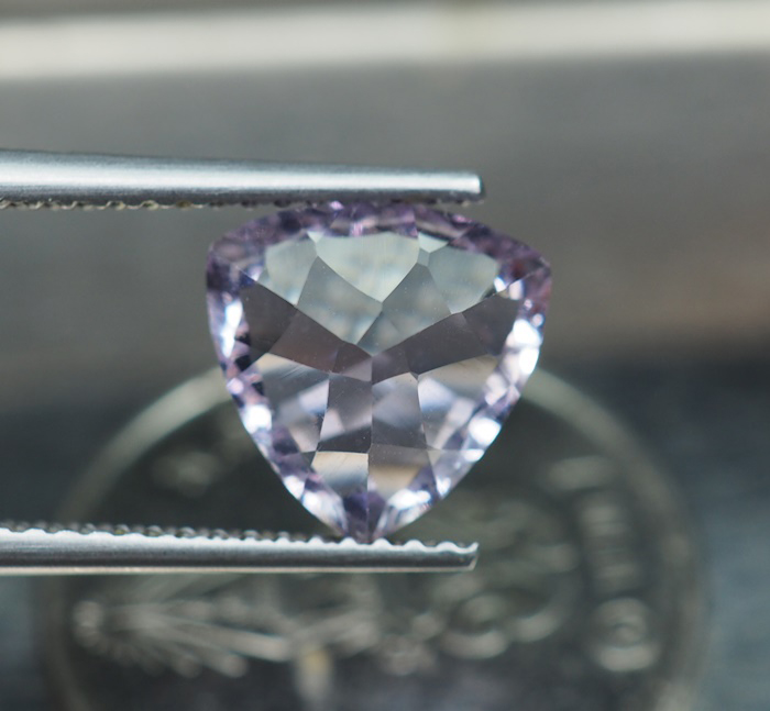 พลอยอะเมทิสต์สีชมพูอมม่วงหวาน 2.20 กะรัต AAA