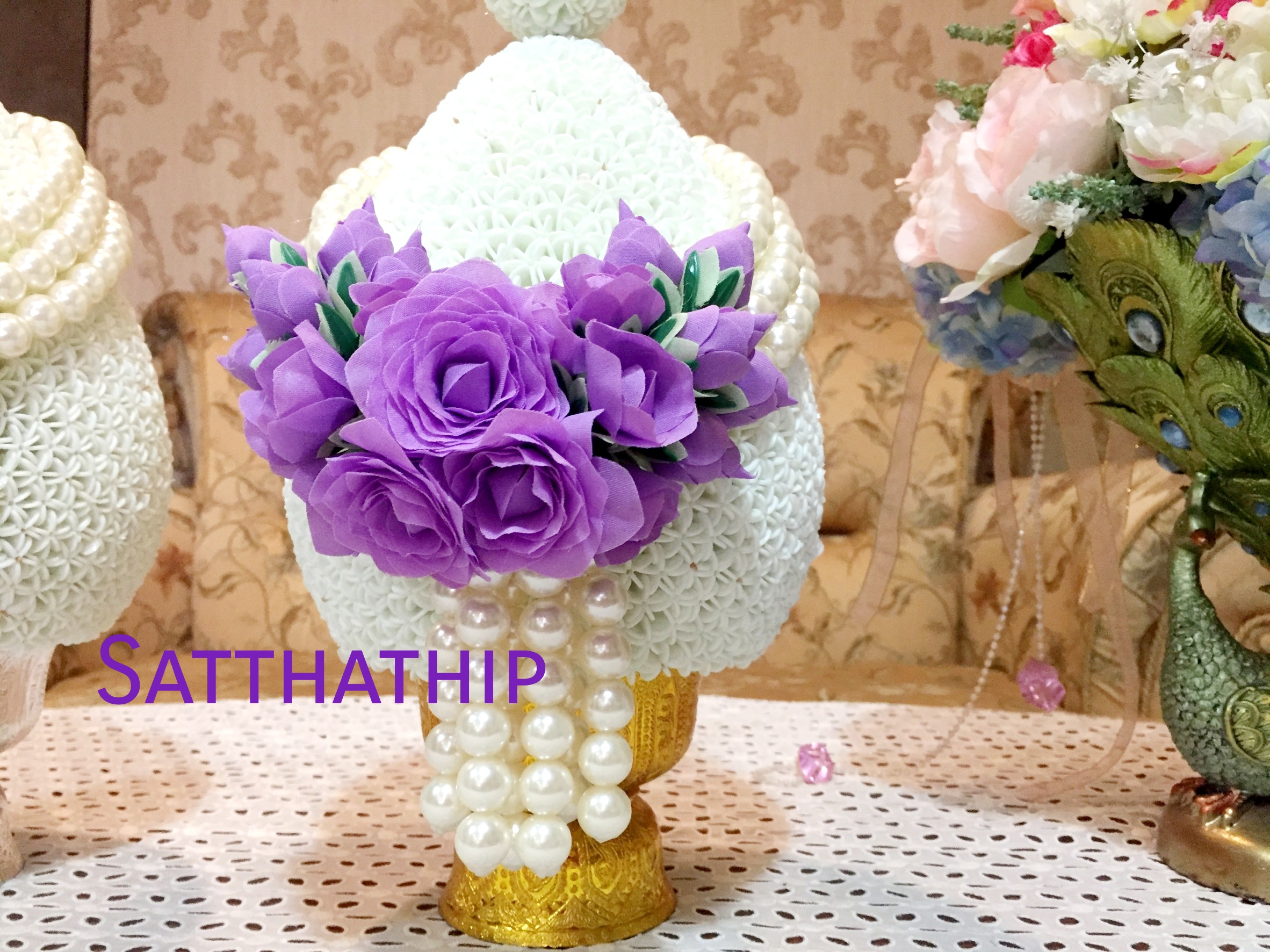 พานพุ่ม - พานพุ่มสักการะ - พานพุ่มดอกรัก - พานพุ่มดอกรักประดิษฐ์ (พลาสติก) - พานพุ่มสีขาว - Panpum