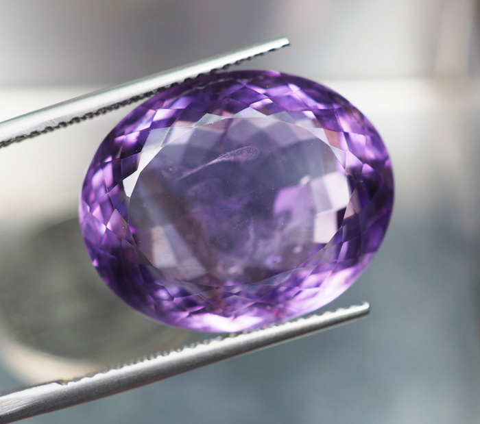 อะเมทิสต์สีม่วง (Purple Amethyst) 21.70 กะรัตขนาดใหญ่